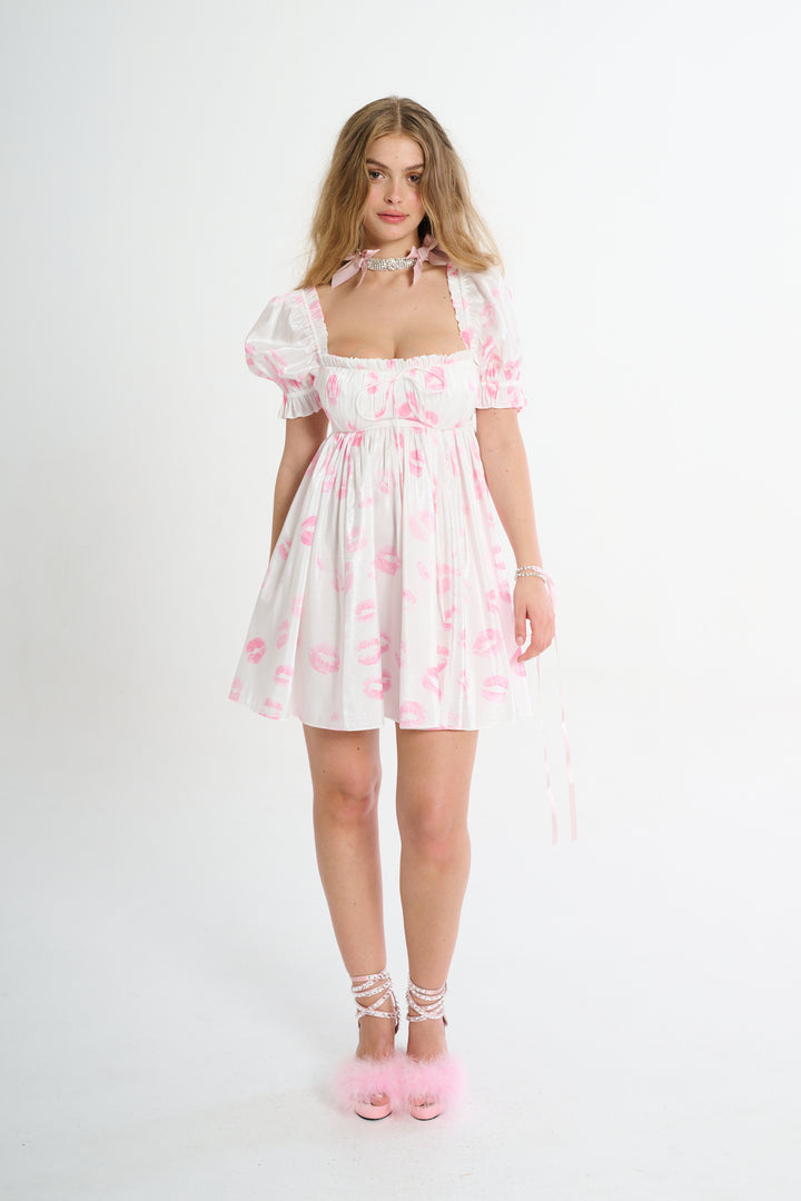 The Kiss on the Lips Bebe Seashell Dress