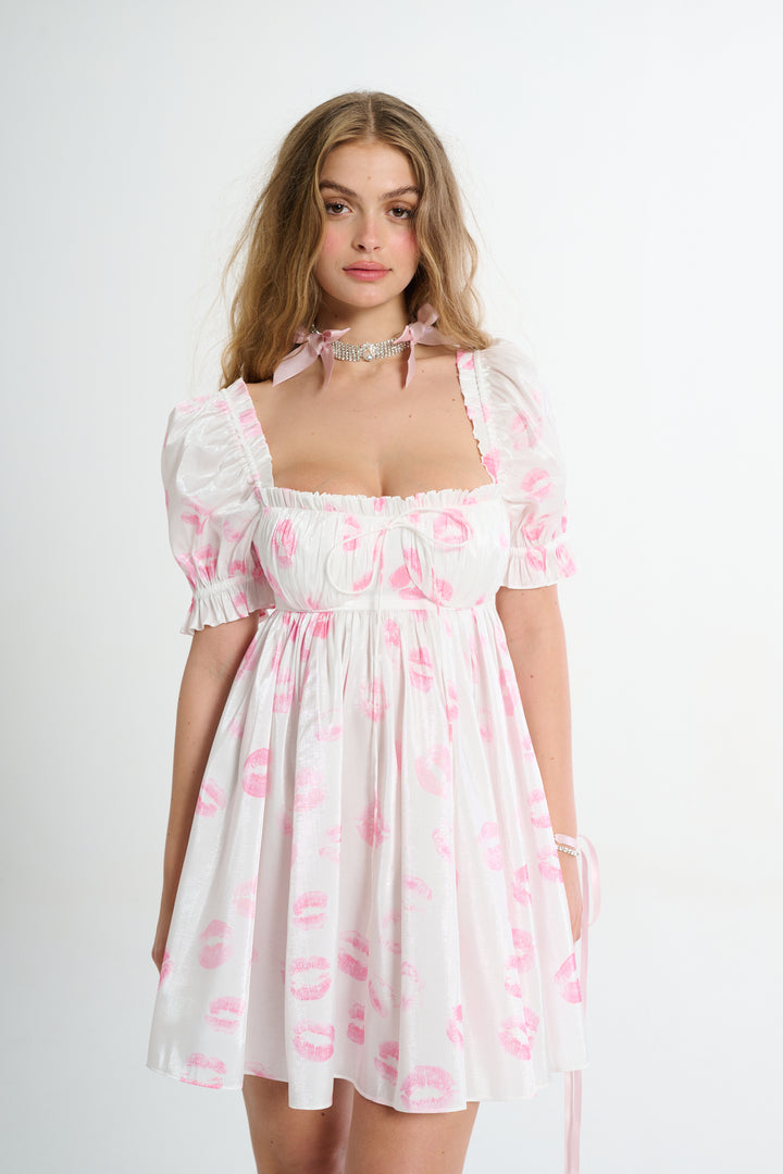 The Kiss on the Lips Bebe Seashell Dress